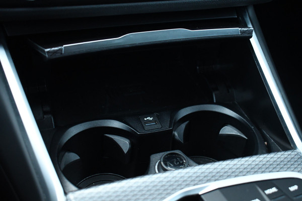 BMW 3 Serie Touring 320e M-Sport ACC HUD Sfeer Camera HiFi Stuurverw