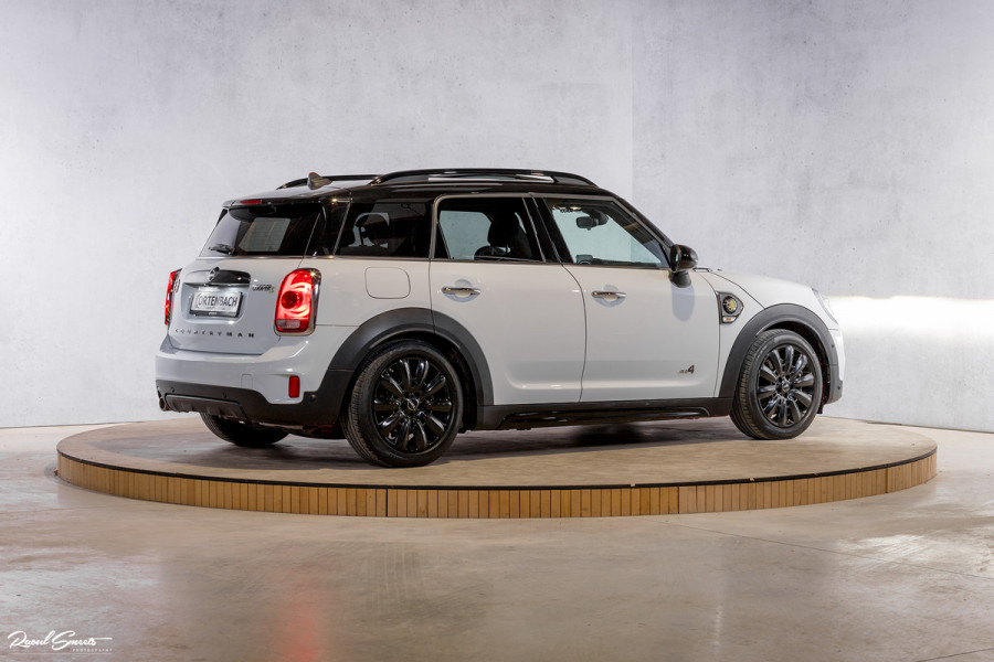 MINI Countryman 2.0 Cooper S E ALL4 Chili | Panorama | Adaptieve cruise | Harman/Kardon | Sfeer verlichting
