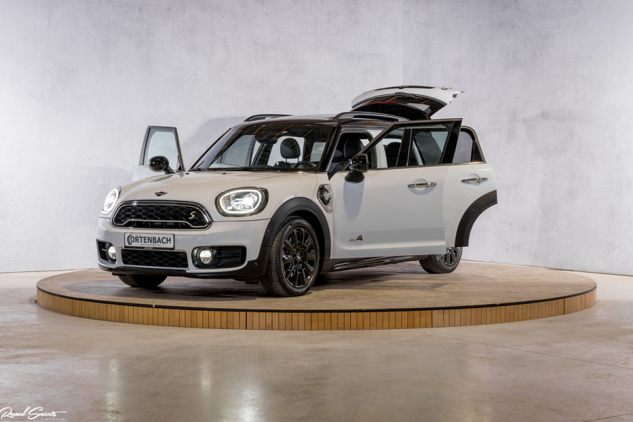 MINI Countryman 2.0 Cooper S E ALL4 Chili | Panorama | Adaptieve cruise | Harman/Kardon | Sfeer verlichting