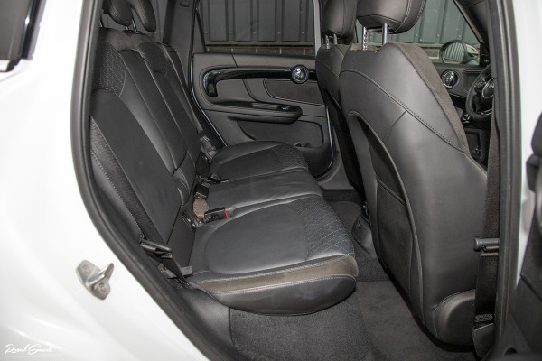 MINI Countryman 2.0 Cooper S E ALL4 Chili | Panorama | Adaptieve cruise | Harman/Kardon | Sfeer verlichting