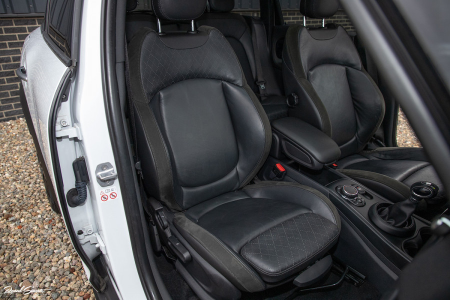MINI Countryman 2.0 Cooper S E ALL4 Chili | Panorama | Adaptieve cruise | Harman/Kardon | Sfeer verlichting
