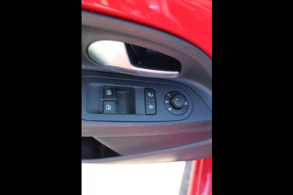 Volkswagen up! 1.0 BMT move up! , 5 deurs Airco , Cruise control , Stoelverwaming , DAB radio