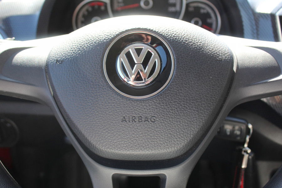 Volkswagen up! 1.0 BMT move up! , 5 deurs Airco , Cruise control , Stoelverwaming , DAB radio