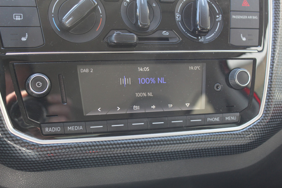 Volkswagen up! 1.0 BMT move up! , 5 deurs Airco , Cruise control , Stoelverwaming , DAB radio