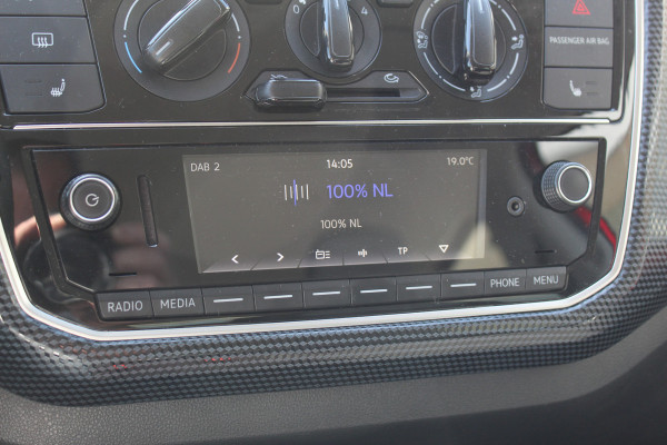 Volkswagen up! 1.0 BMT move up! , 5 deurs Airco , Cruise control , Stoelverwaming , DAB radio