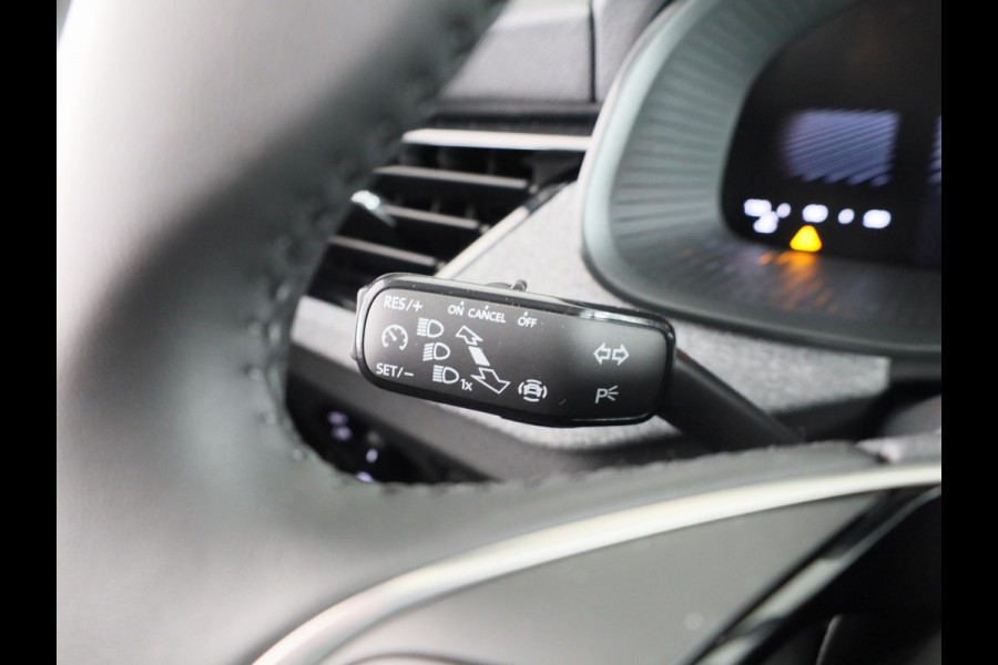 Škoda Kamiq Selection 1.0 TSI 115PK SUV 6 versn. Hand | Apple Carplay | Climate Control | Cruise Control