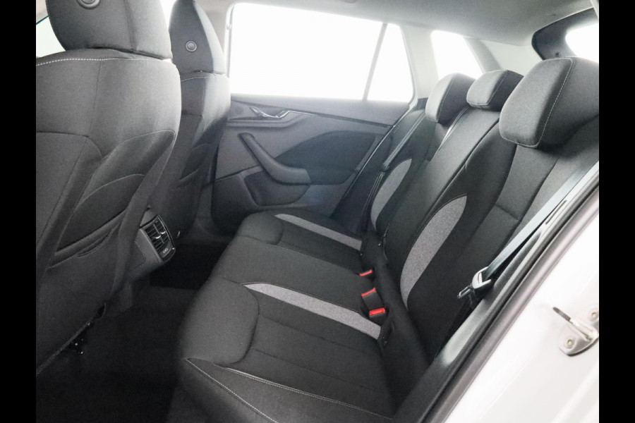 Škoda Kamiq Selection 1.0 TSI 115PK SUV 6 versn. Hand | Apple Carplay | Climate Control | Cruise Control