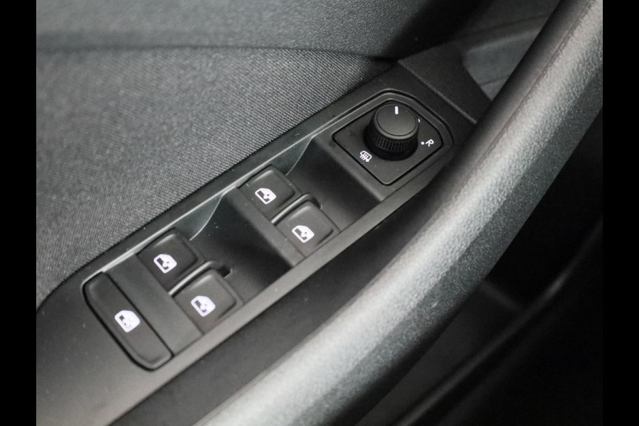 Škoda Kamiq Selection 1.0 TSI 115PK SUV 6 versn. Hand | Apple Carplay | Climate Control | Cruise Control