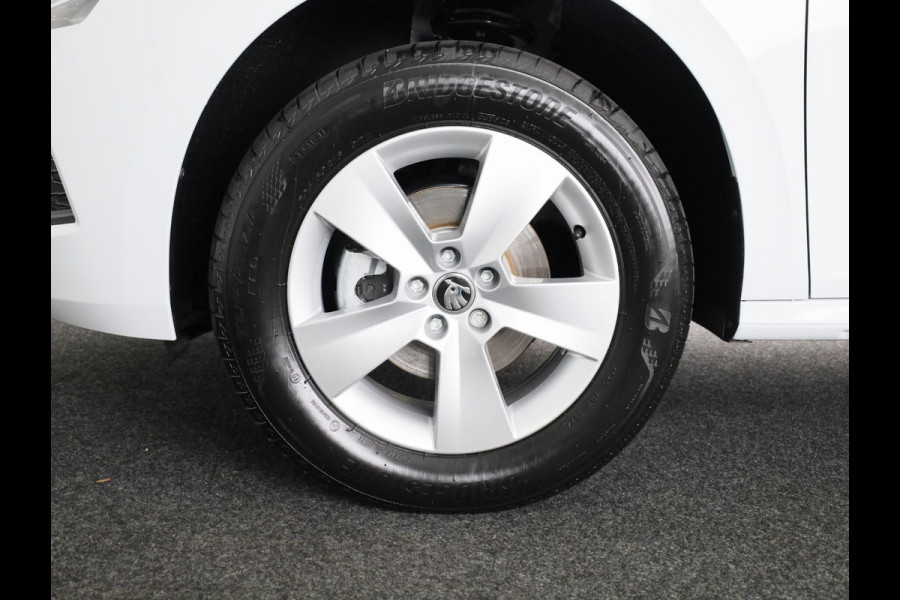 Škoda Kamiq Selection 1.0 TSI 115PK SUV 6 versn. Hand | Apple Carplay | Climate Control | Cruise Control