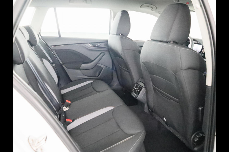 Škoda Kamiq Selection 1.0 TSI 115PK SUV 6 versn. Hand | Apple Carplay | Climate Control | Cruise Control