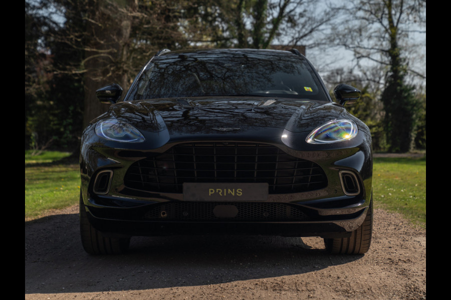 Aston Martin Dbx 550 4.0 V8 | Panoramadak | 360 cam | Premium Audio | Onyx Black | Carbon interior