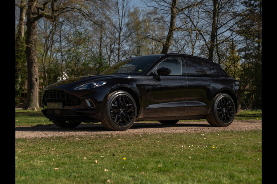 Aston Martin Dbx 550 4.0 V8 | Panoramadak | 360 cam | Premium Audio | Onyx Black | Carbon interior