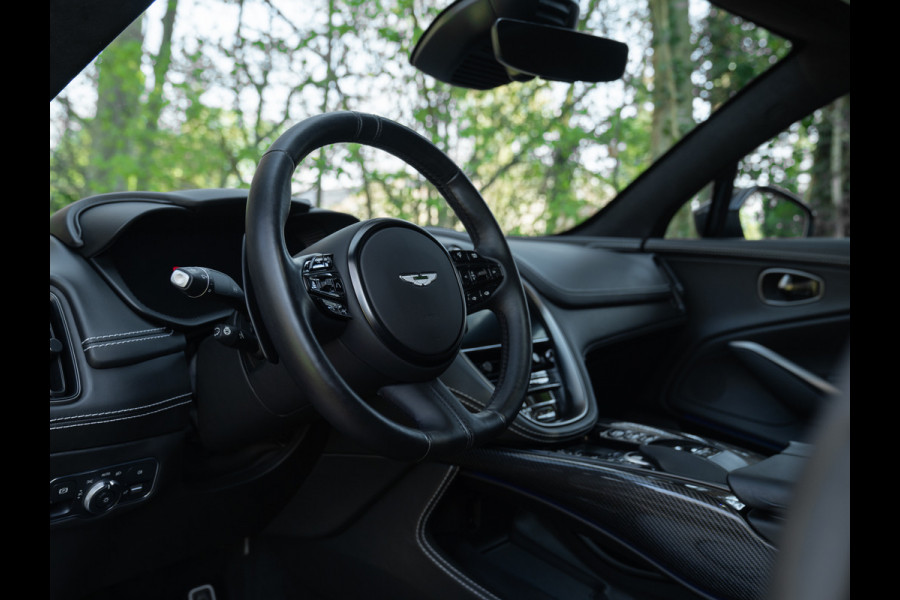 Aston Martin Dbx 550 4.0 V8 | Panoramadak | 360 cam | Premium Audio | Onyx Black | Carbon interior