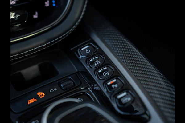 Aston Martin Dbx 550 4.0 V8 | Panoramadak | 360 cam | Premium Audio | Onyx Black | Carbon interior