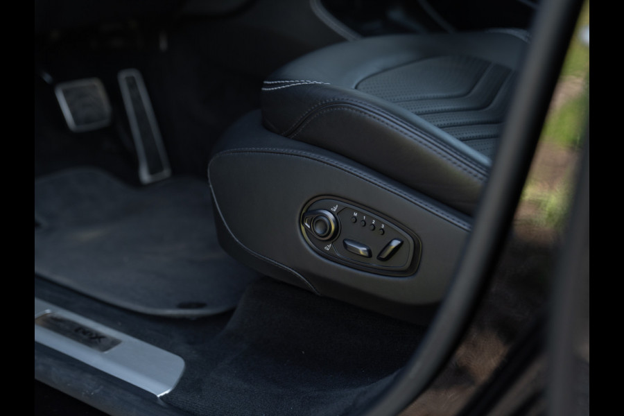 Aston Martin Dbx 550 4.0 V8 | Panoramadak | 360 cam | Premium Audio | Onyx Black | Carbon interior