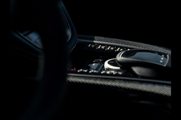 Aston Martin Dbx 550 4.0 V8 | Panoramadak | 360 cam | Premium Audio | Onyx Black | Carbon interior