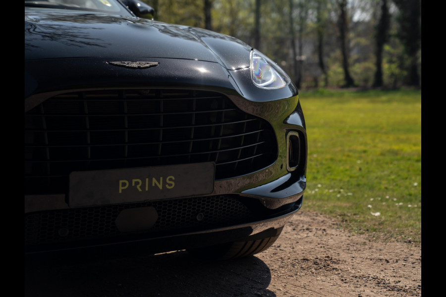 Aston Martin Dbx 550 4.0 V8 | Panoramadak | 360 cam | Premium Audio | Onyx Black | Carbon interior