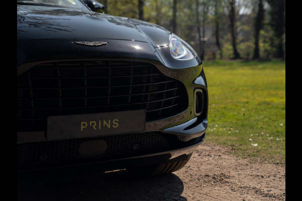 Aston Martin Dbx 550 4.0 V8 | Panoramadak | 360 cam | Premium Audio | Onyx Black | Carbon interior