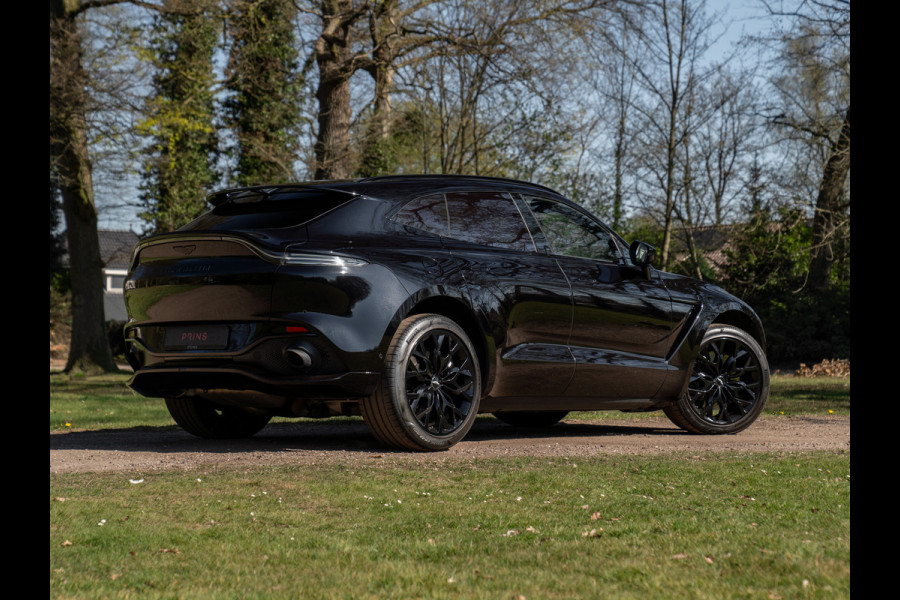Aston Martin Dbx 550 4.0 V8 | Panoramadak | 360 cam | Premium Audio | Onyx Black | Carbon interior
