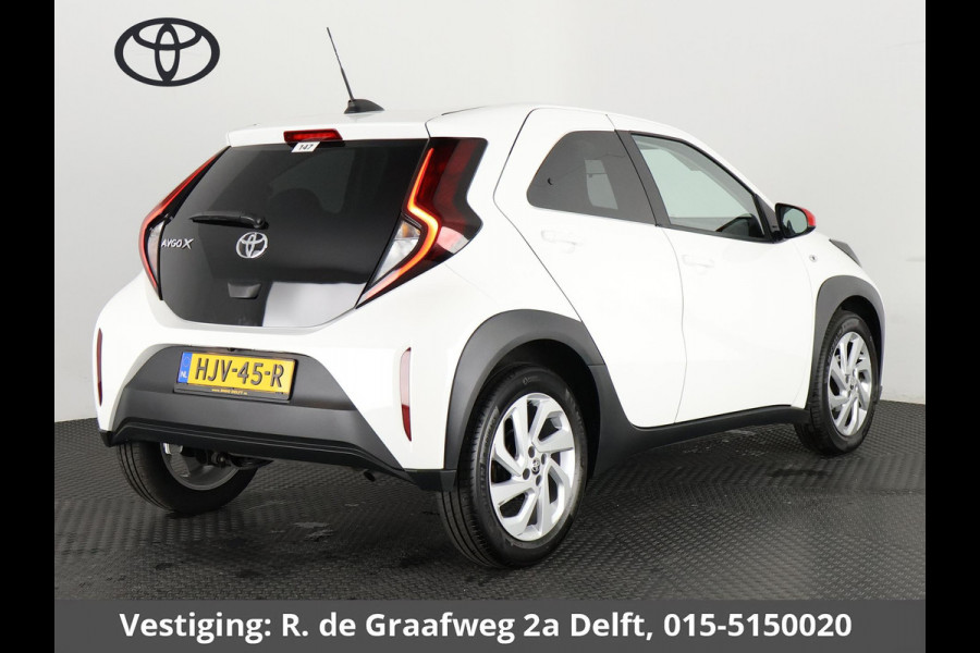 Toyota Aygo X 1.0 VVT-i MT First + Corel Red Pack | Apple Carplay & AndroidAUTO | Camera | Lichtmetalen velgen | Privacy Glass |