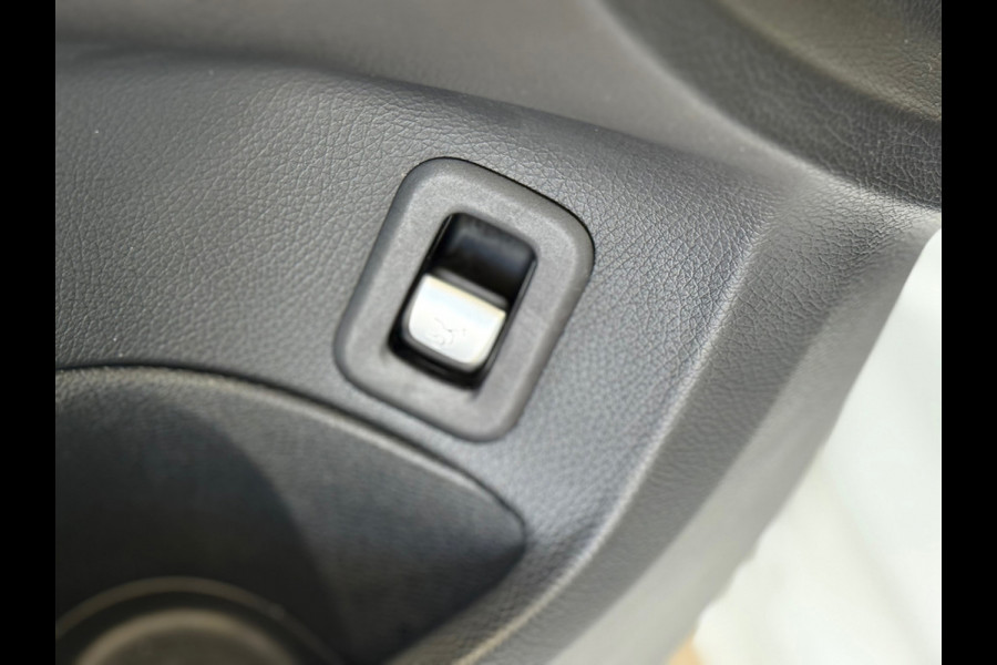Mercedes-Benz C-Klasse C180 CDI Business Solution PANORAMADAK NAVIGATIE PDC V+A USB