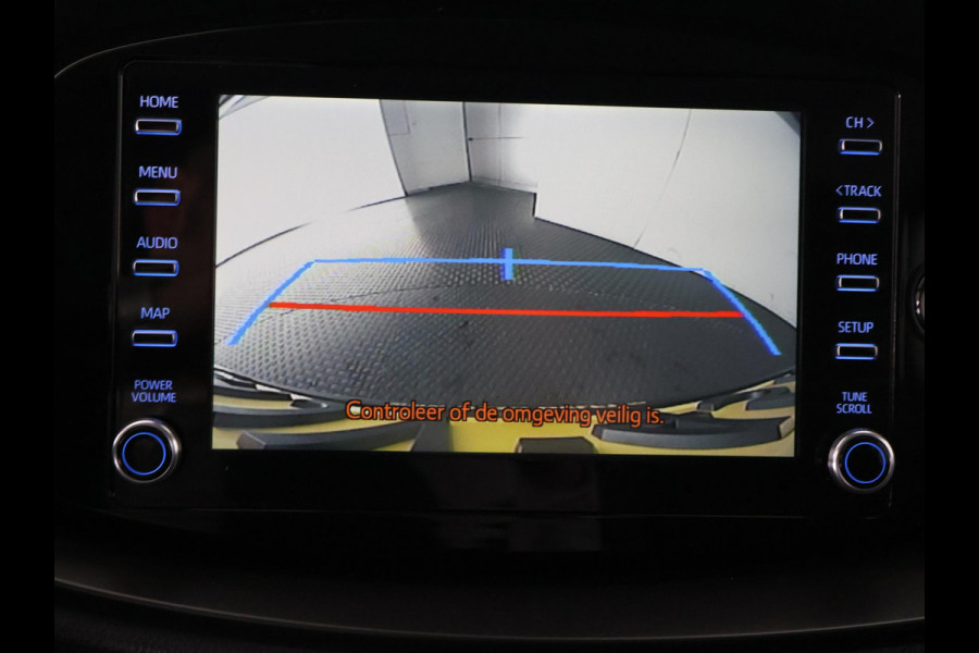 Toyota Aygo X 1.0 VVT-i MT First + Corel Red Pack | Apple Carplay & AndroidAUTO | Camera | Lichtmetalen velgen | Privacy Glass |