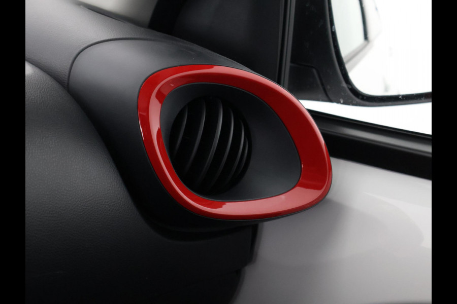 Toyota Aygo X 1.0 VVT-i MT First + Corel Red Pack | Apple Carplay & AndroidAUTO | Camera | Lichtmetalen velgen | Privacy Glass |