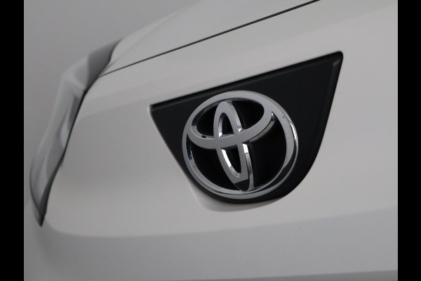 Toyota Aygo X 1.0 VVT-i MT First + Corel Red Pack | Apple Carplay & AndroidAUTO | Camera | Lichtmetalen velgen | Privacy Glass |