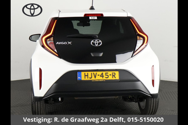 Toyota Aygo X 1.0 VVT-i MT First + Corel Red Pack | Apple Carplay & AndroidAUTO | Camera | Lichtmetalen velgen | Privacy Glass |