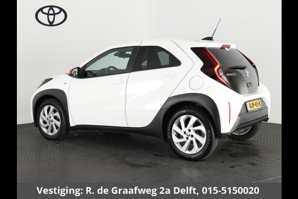 Toyota Aygo X 1.0 VVT-i MT First + Corel Red Pack | Apple Carplay & AndroidAUTO | Camera | Lichtmetalen velgen | Privacy Glass |
