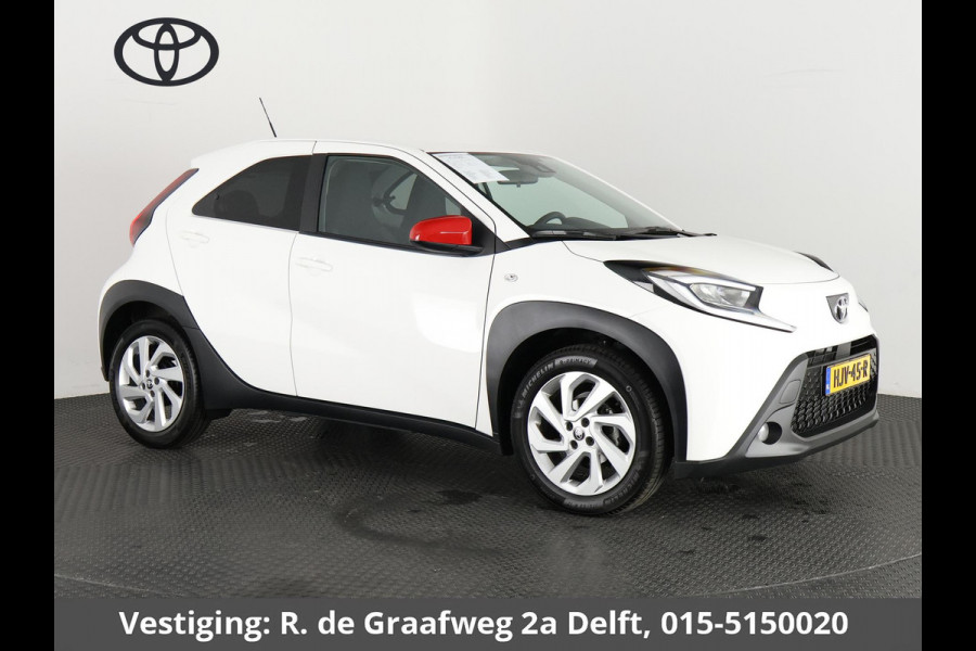 Toyota Aygo X 1.0 VVT-i MT First + Corel Red Pack | Apple Carplay & AndroidAUTO | Camera | Lichtmetalen velgen | Privacy Glass |