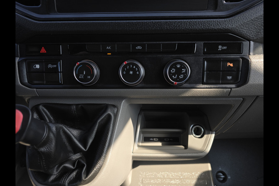 Volkswagen Crafter 35 2.0 TDI L3 H3 Highline - 140 Pk - Euro 6 - Airco - Cruise Control