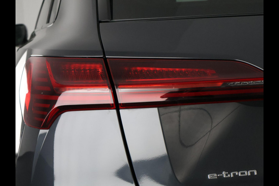 Audi e-tron 50 Quattro Black Edition Plus 71 kWh | Navigatie | Schuif-/Kanteldak | Privacy Glass |