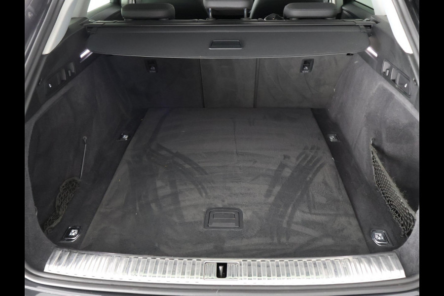 Audi e-tron 50 Quattro Black Edition Plus 71 kWh | Navigatie | Schuif-/Kanteldak | Privacy Glass |