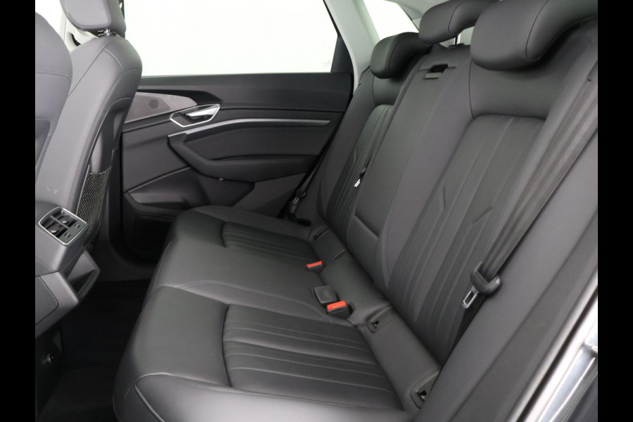 Audi e-tron 50 Quattro Black Edition Plus 71 kWh | Navigatie | Schuif-/Kanteldak | Privacy Glass |