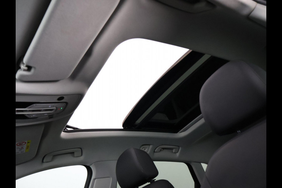 Audi e-tron 50 Quattro Black Edition Plus 71 kWh | Navigatie | Schuif-/Kanteldak | Privacy Glass |