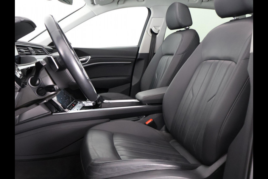 Audi e-tron 50 Quattro Black Edition Plus 71 kWh | Navigatie | Schuif-/Kanteldak | Privacy Glass |