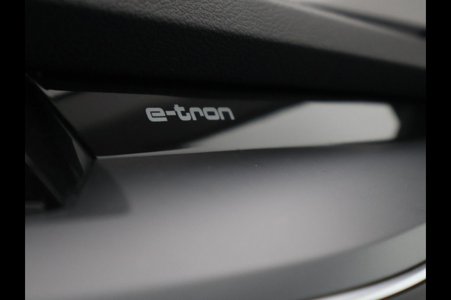 Audi e-tron 50 Quattro Black Edition Plus 71 kWh | Navigatie | Schuif-/Kanteldak | Privacy Glass |