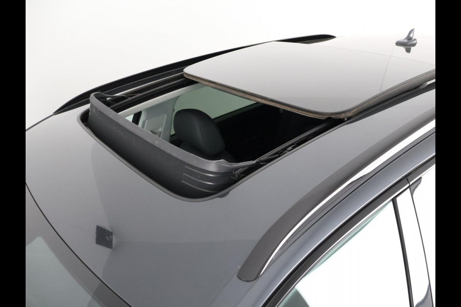 Audi e-tron 50 Quattro Black Edition Plus 71 kWh | Navigatie | Schuif-/Kanteldak | Privacy Glass |