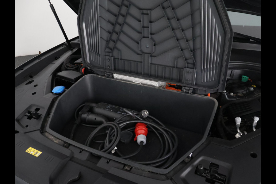 Audi e-tron 50 Quattro Black Edition Plus 71 kWh | Navigatie | Schuif-/Kanteldak | Privacy Glass |