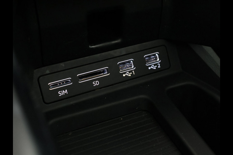 Audi e-tron 50 Quattro Black Edition Plus 71 kWh | Navigatie | Schuif-/Kanteldak | Privacy Glass |