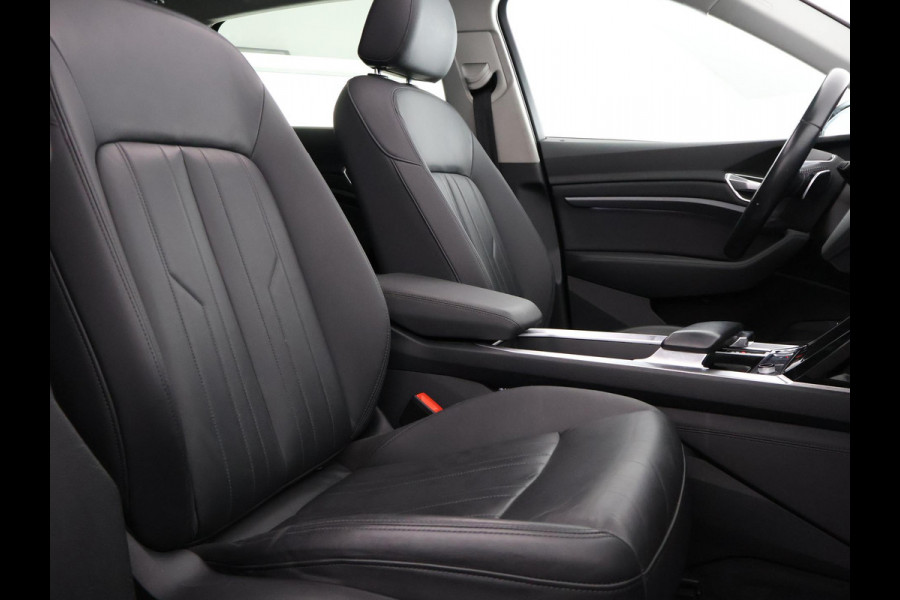 Audi e-tron 50 Quattro Black Edition Plus 71 kWh | Navigatie | Schuif-/Kanteldak | Privacy Glass |