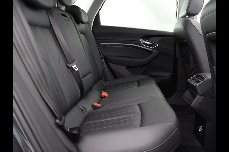 Audi e-tron 50 Quattro Black Edition Plus 71 kWh | Navigatie | Schuif-/Kanteldak | Privacy Glass |