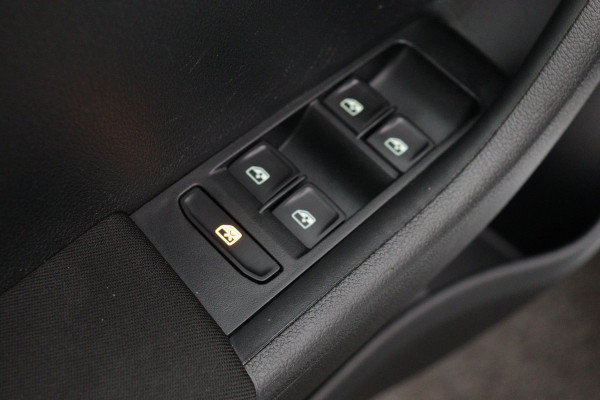 Škoda Fabia Combi 1.2 TSI Drive (NAVIGATIE, PARKEERSENSOREN, CRUISE, XENON, CLIMA, LM VELGEN)