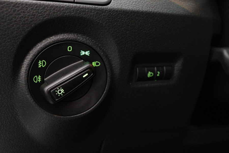 Škoda Fabia Combi 1.2 TSI Drive (NAVIGATIE, PARKEERSENSOREN, CRUISE, XENON, CLIMA, LM VELGEN)