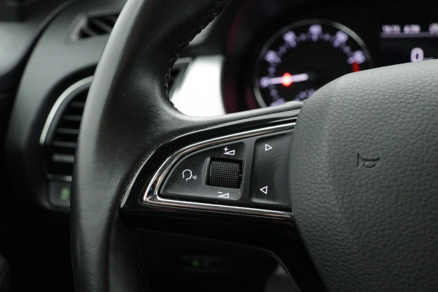 Škoda Fabia Combi 1.2 TSI Drive (NAVIGATIE, PARKEERSENSOREN, CRUISE, XENON, CLIMA, LM VELGEN)