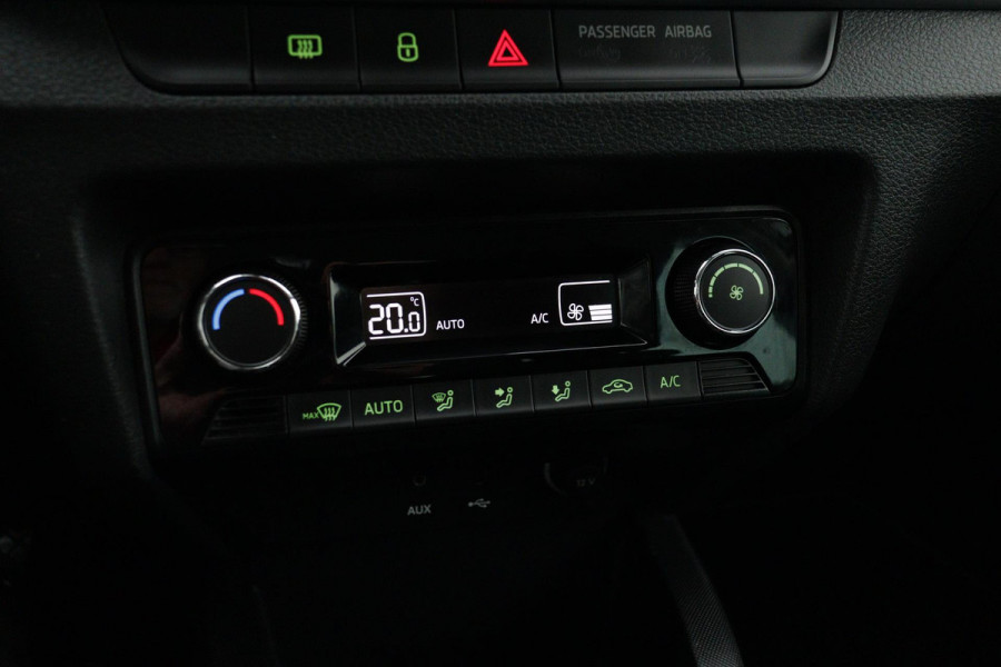 Škoda Fabia Combi 1.2 TSI Drive (NAVIGATIE, PARKEERSENSOREN, CRUISE, XENON, CLIMA, LM VELGEN)