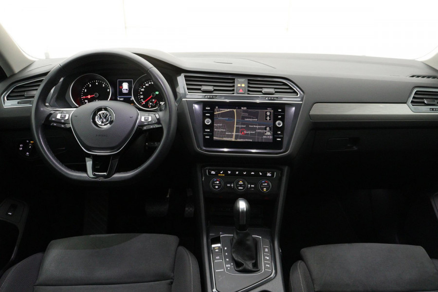 Volkswagen Tiguan Allspace 1.5 TSI Comfortline (PANORAMADAK, NAVI, TREKHAAK WEGKLAPBAAR, CAMERA, STOELVERWARMING,1e EIGENAAR)