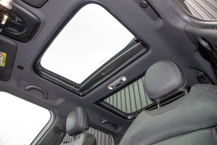 MINI Countryman 2.0 Cooper S E ALL4 Chili | Panorama | Adaptieve cruise | Harman/Kardon | Sfeer verlichting