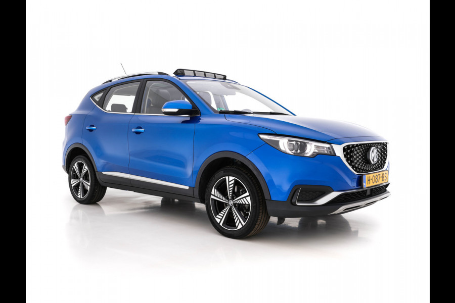 MG ZS EV Luxury 45 kWh (INCL-BTW) *PANO | FULL-LEATHER | CCS-FASTLOADER | KEYLESS | NAVI-FULLMAP | ADAPTIVE-CRUISE | CAMERA | HEATED-SEATS | CARPLAY | LANE-ASSIST | SPORT-SEATS | 17"ALU*